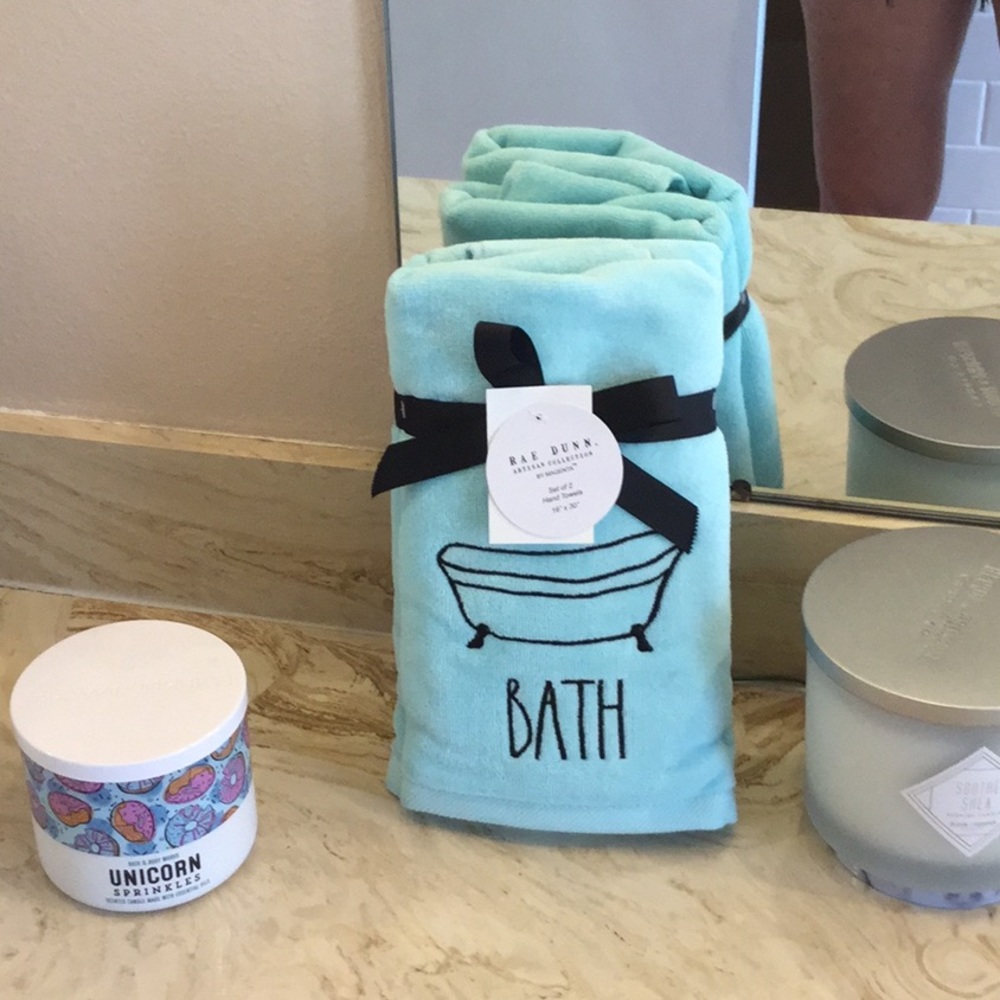 🛀 2 Rae Dunn BATH Velour Hand Towels Set Blue - Picture 2 of 7